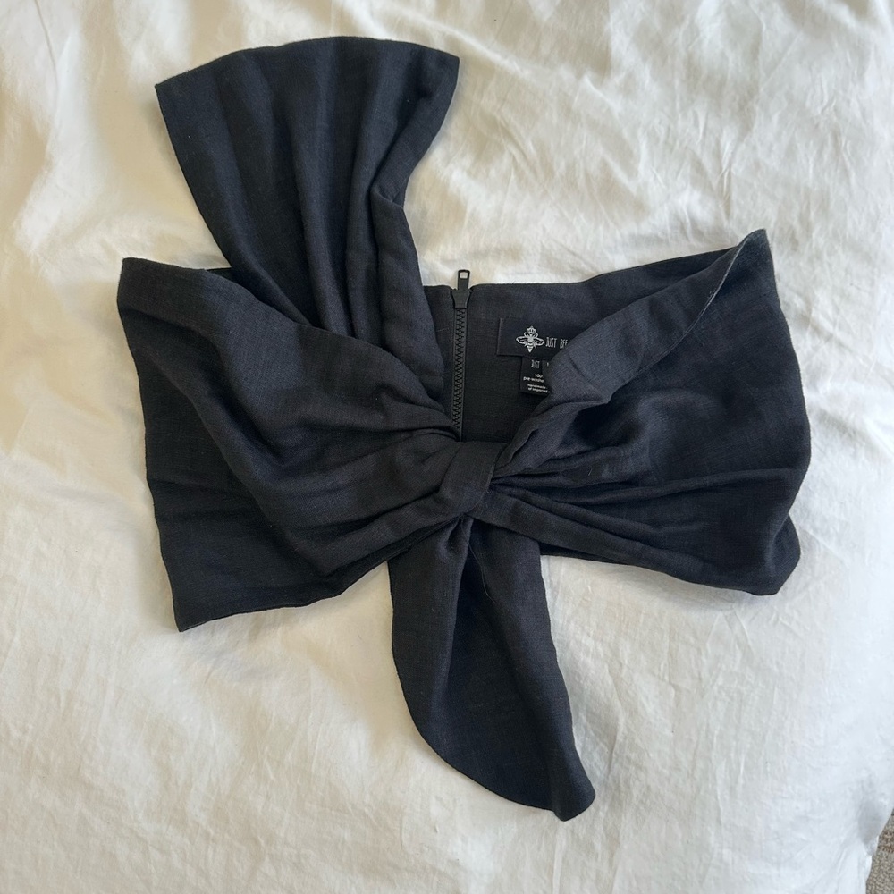 Just Bee Queen Black Linen Top